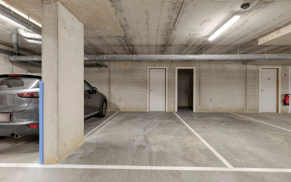 Op zoek naar een ruim appartement met twee slaapkamers, royale buitenruimtes en een uitstekende bereikbaarheid? Dan is dit recente appartement aan de Leuvensesteenweg 209 in Aarschot zeker een bezoek waard.

Het appartement bevindt zich op de eerste verdi