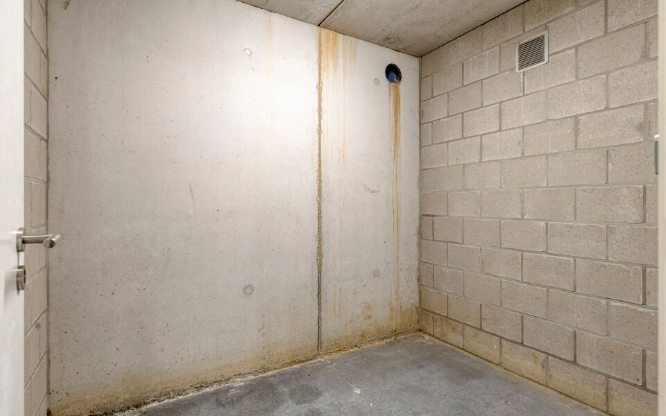 Op zoek naar een ruim appartement met twee slaapkamers, royale buitenruimtes en een uitstekende bereikbaarheid? Dan is dit recente appartement aan de Leuvensesteenweg 209 in Aarschot zeker een bezoek waard.

Het appartement bevindt zich op de eerste verdi