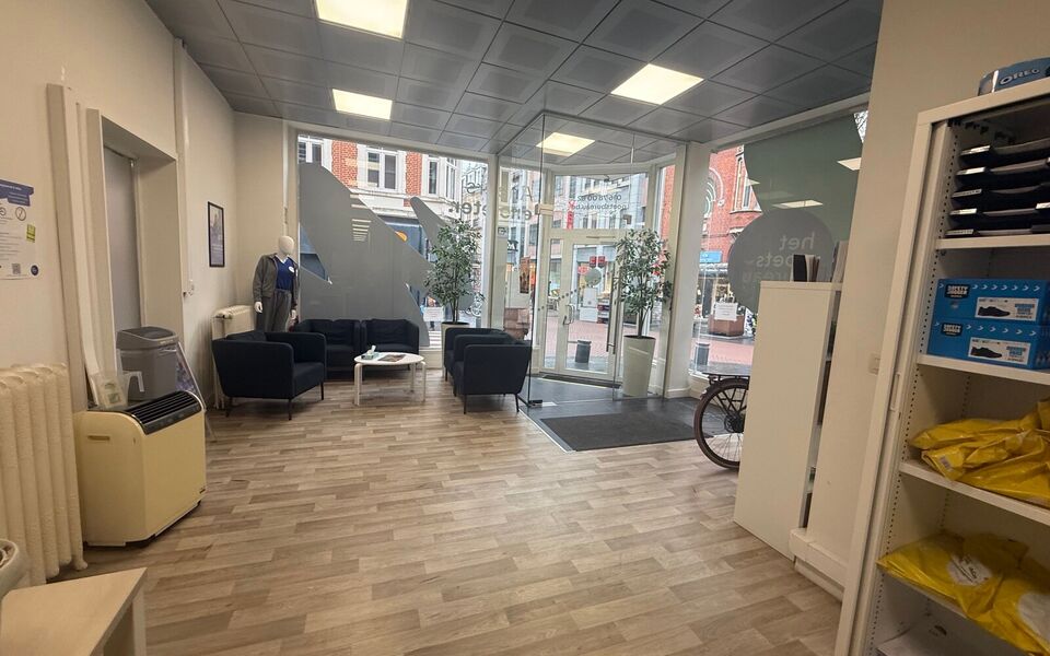 Commercieel gelijkvloers te huur in Tienen