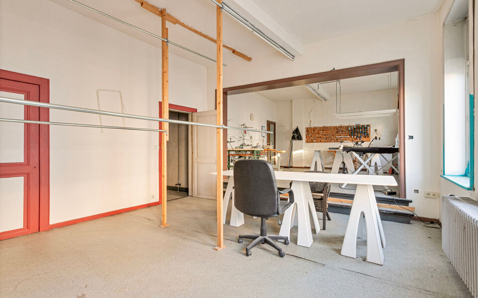 Commerci&euml;le building te koop in Tienen