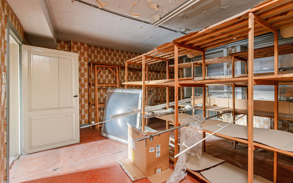 Commerci&euml;le building te koop in Tienen