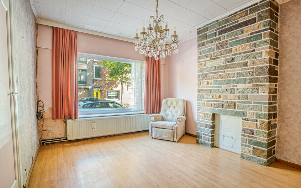 Te renoveren woning met veel potentieel op topligging in Aarschot
Op zoek naar een woning met karakter én tal van mogelijkheden? Dan is deze gezinswoning op de Leuvensesteenweg 20 te Aarschot absoluut een bezoek waard!
Deze woning is centraal gelegen, op