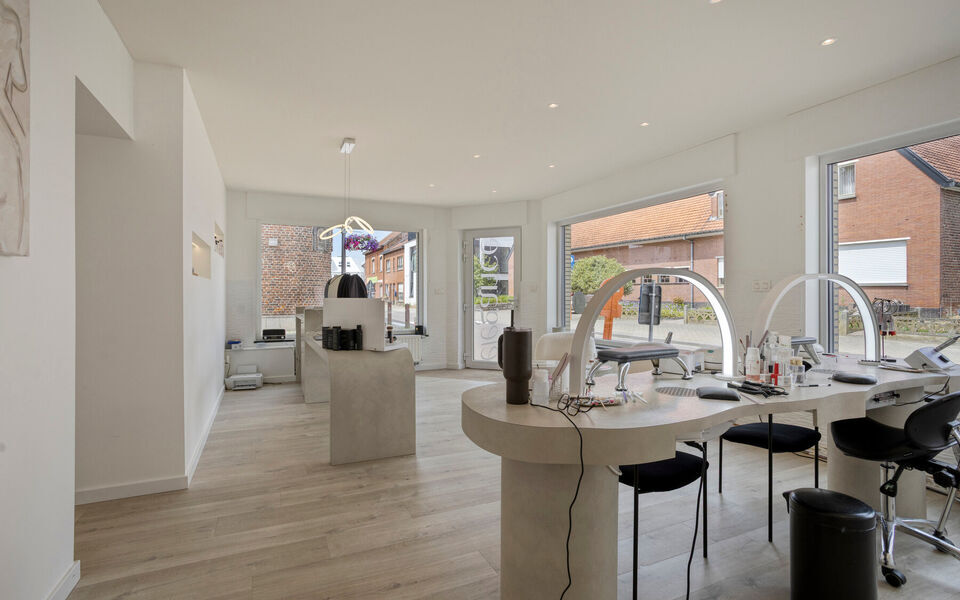 Gebouw voor gemengd gebruik te koop in Bertem