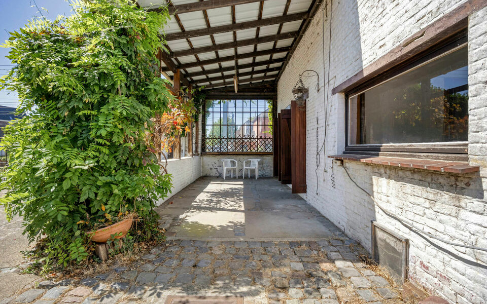 Gebouw voor gemengd gebruik te koop in Sint-Joris-Weert