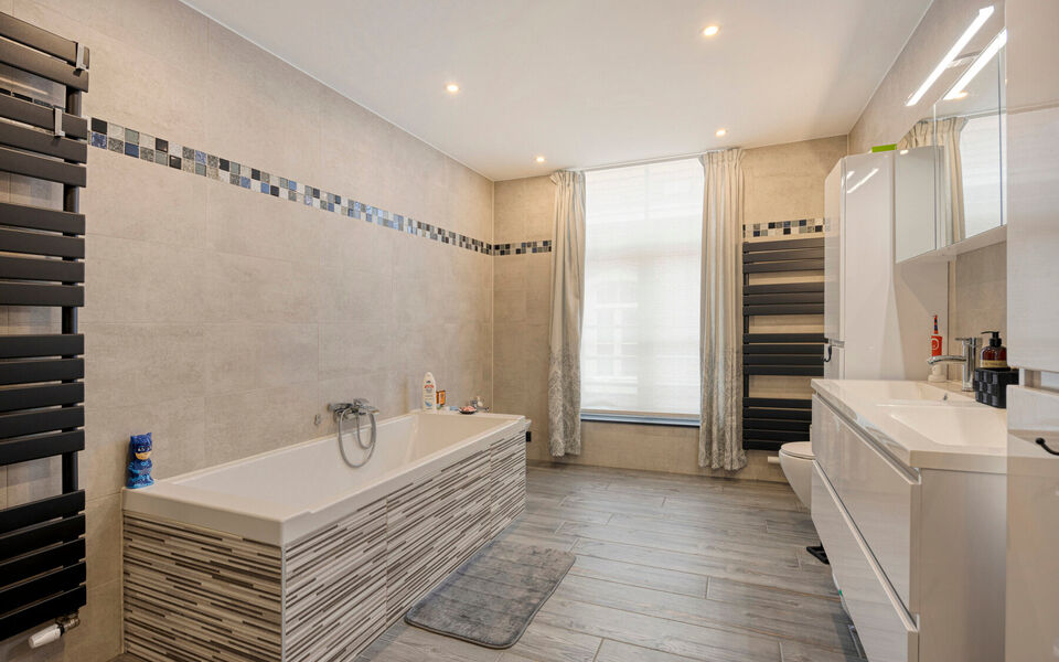 Gebouw voor gemengd gebruik te koop in Tienen