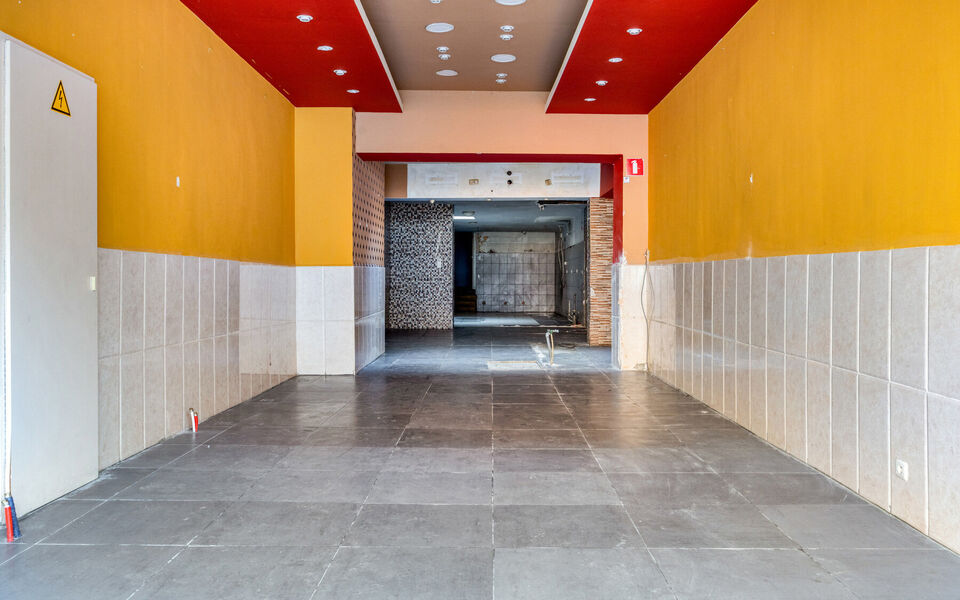 Gebouw voor gemengd gebruik te koop in Tienen