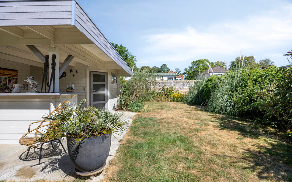 Welkom in deze verrassend ruime en verzorgde gezinswoning, gelegen in een rustige doodlopende straat in Hever (Boortmeerbeek). Deze recente woning uit 2017 combineert wooncomfort, energiezuinigheid en een uitstekende bereikbaarheid op een centrale locatie
