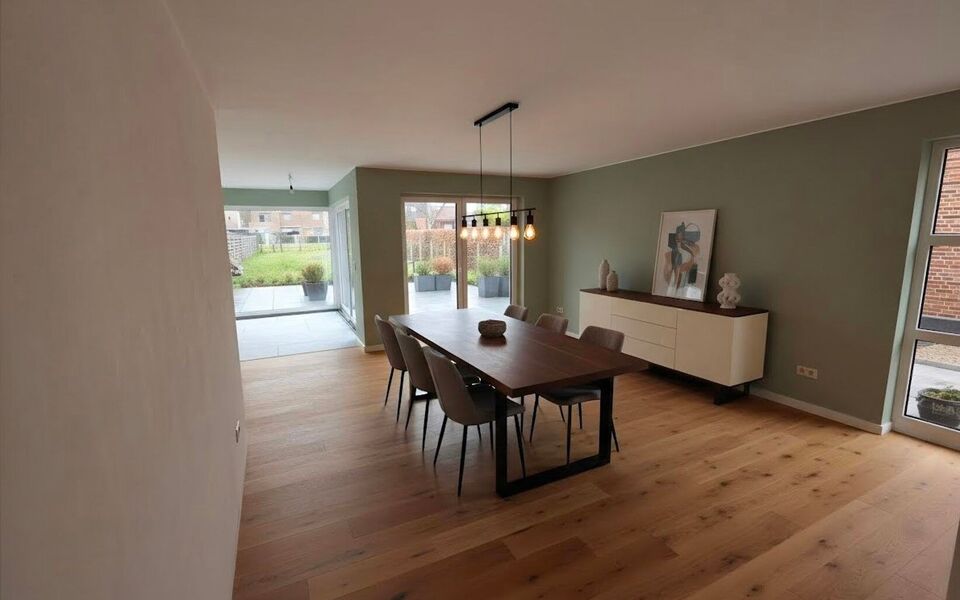 In een rustige, groene omgeving in Averbode vind je deze energiezuinige halfopen nieuwbouwwoning, momenteel ca. 80% afgewerkt. Ideaal voor wie nog eigen keuzes wil maken in afwerking, zonder het volledige nieuwbouwtraject te doorlopen.

De woning ligt op 