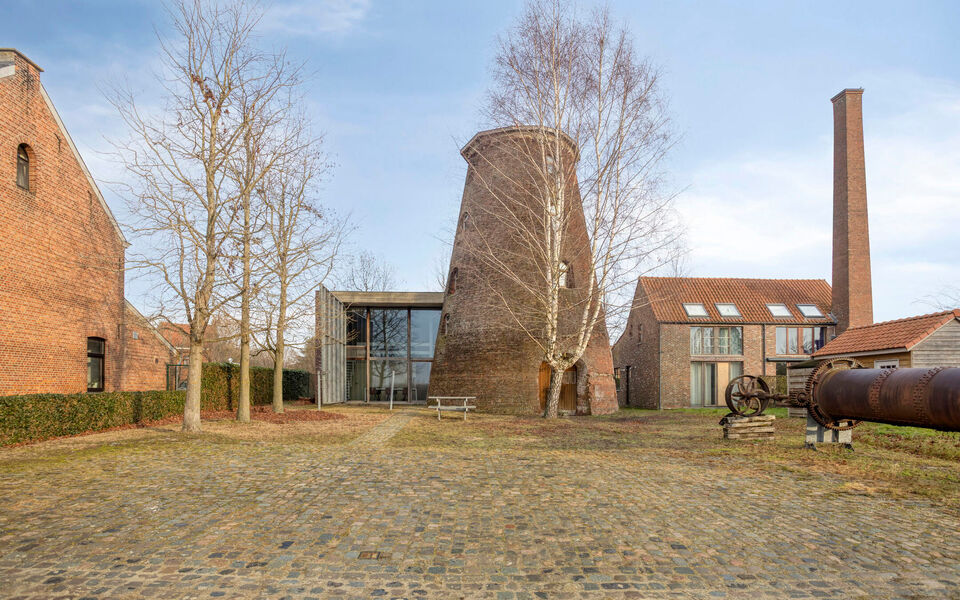 Kantoorgebouw te koop in Begijnendijk