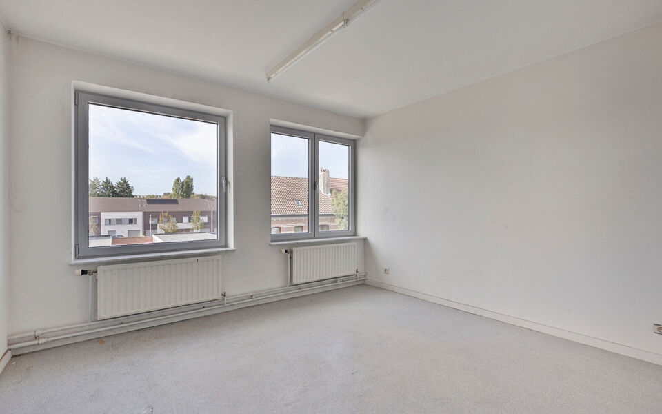 Kantoorgebouw te koop in Steenokkerzeel