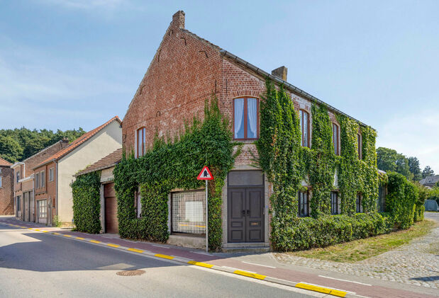 Gebouw voor gemengd gebruik te koop in Sint-Joris-Weert